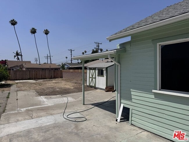Building Photo - 319 N Rowan Ave