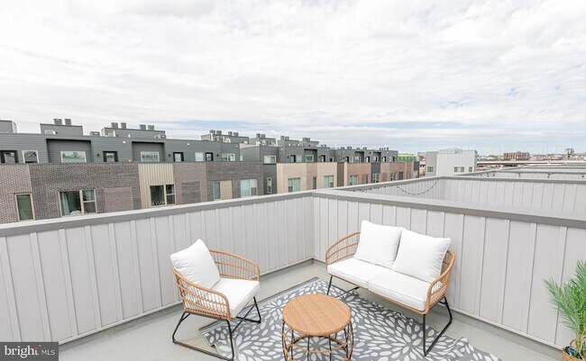 Building Photo - 3123 Beachview Ln