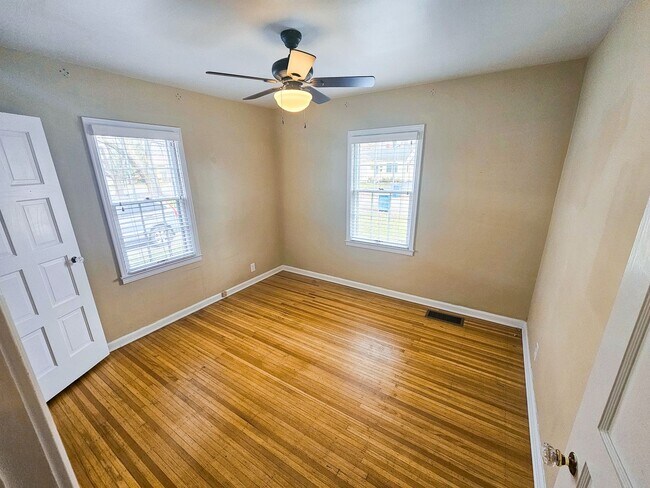 Building Photo - 5352 Crittenden Ave