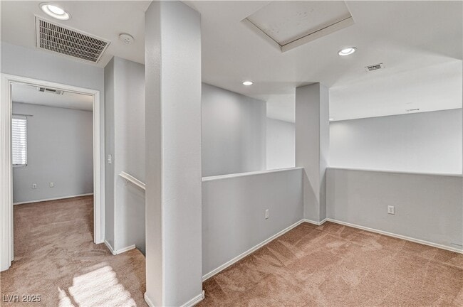 Building Photo - 10425 MIHELA Ave