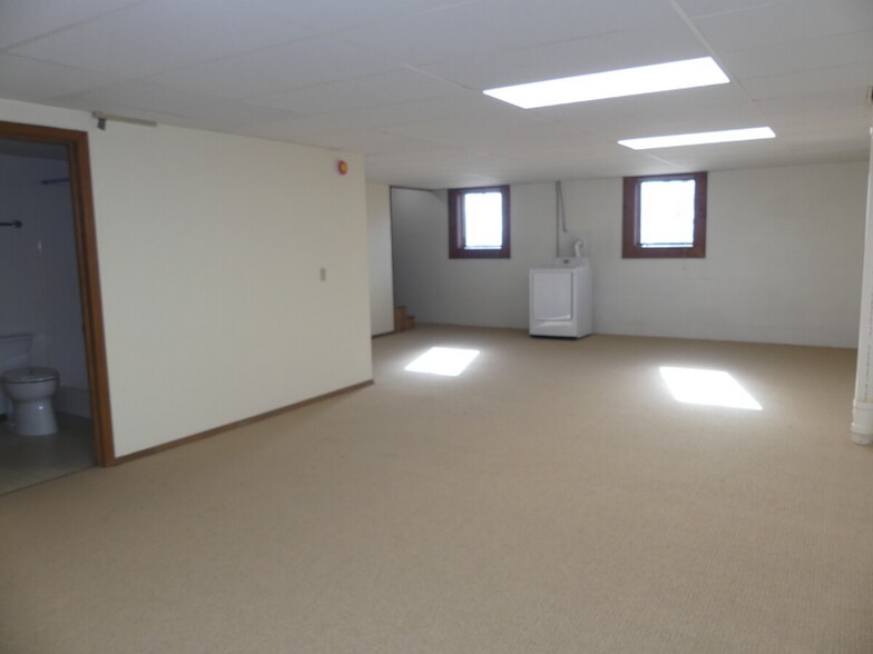 Building Photo - 416 Banks Mountain Dr