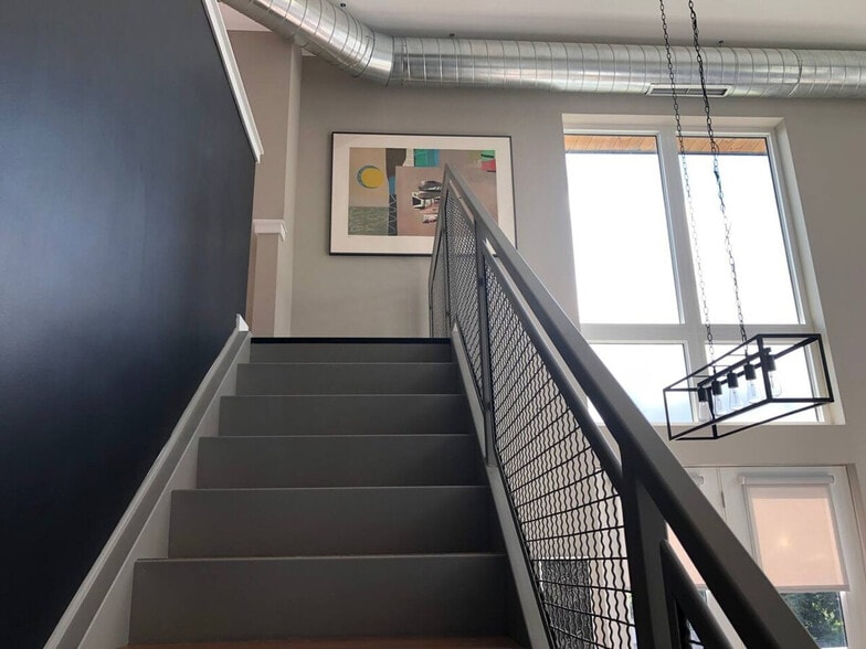 Building Photo - 630 S Goodman St