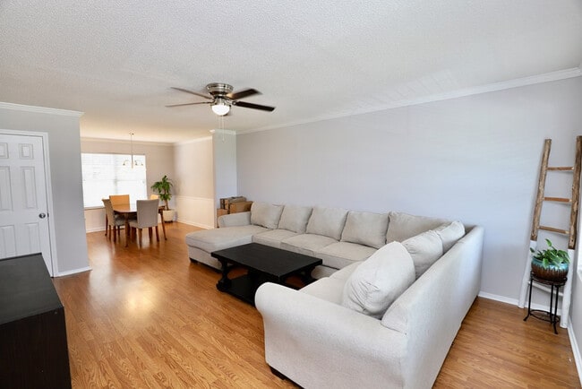 Building Photo - 1910 Lybrand St