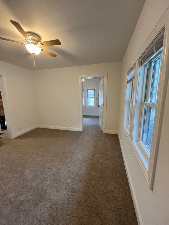 Building Photo - 417 N Main St