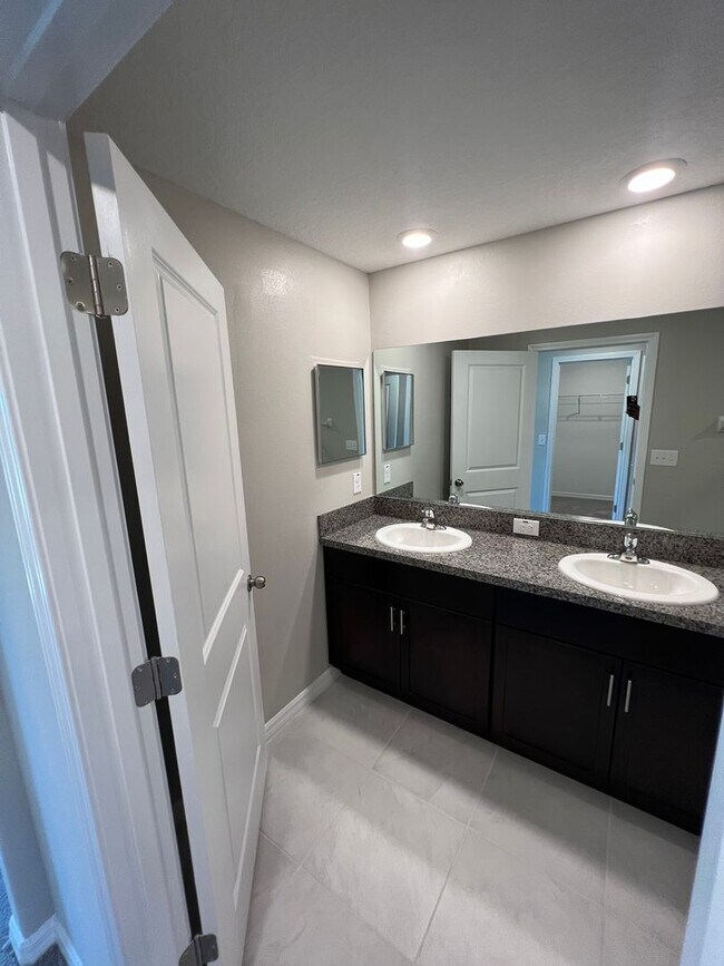 Building Photo - 9605 Mulberry Marsh Ln
