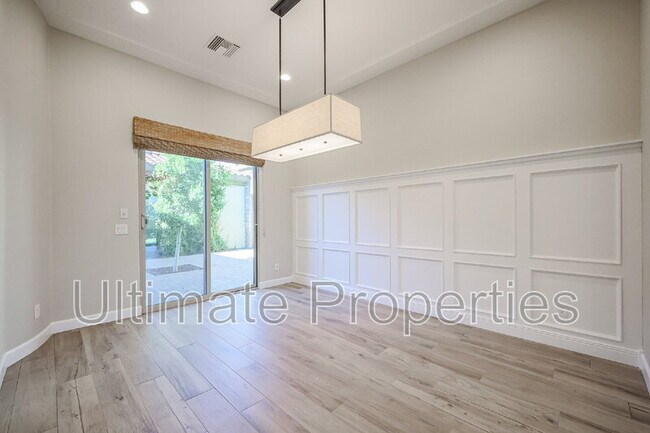 Building Photo - 28995 N 71st Ave