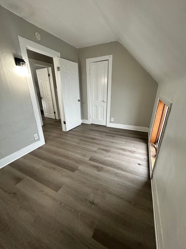 Building Photo - 701 Perry St