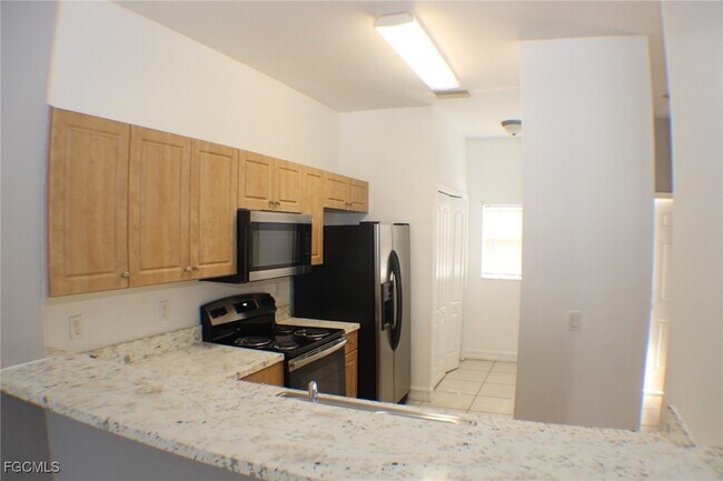 Building Photo - 607 SE 13th Pl