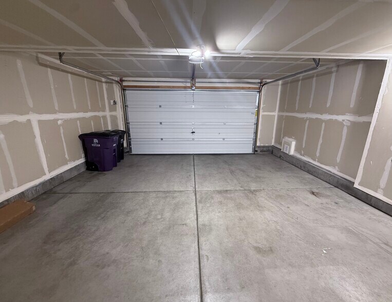 Building Photo - 9839 E 56th Pl