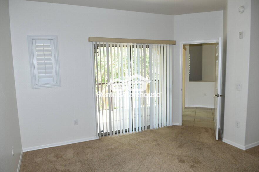 Building Photo - 3935 E Rough Rider Rd