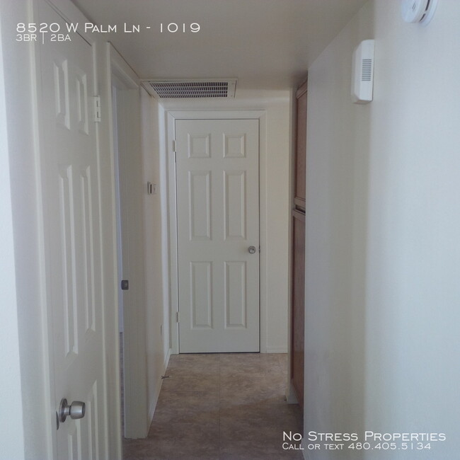 Building Photo - 8520 W Palm Ln
