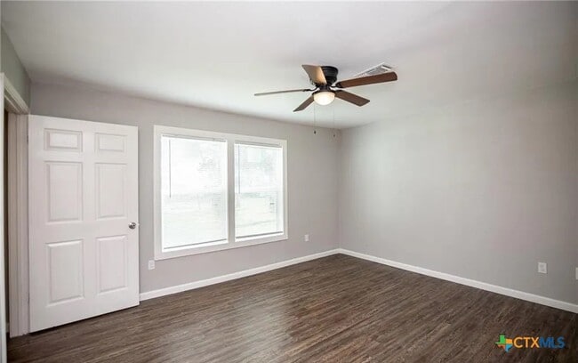 Building Photo - 2003 Woodlawn St