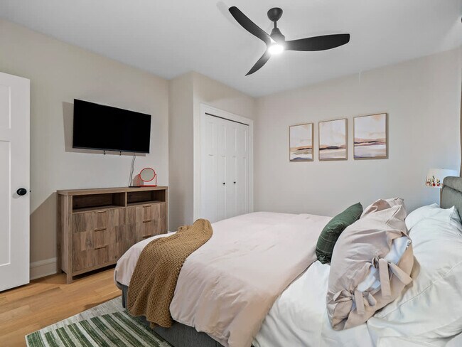 Building Photo - 18031 Larchwood Ave