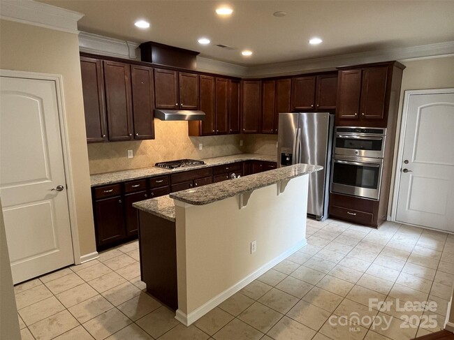 Building Photo - 2207 Eversham Dr NW