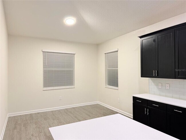 Building Photo - 2065 Camden Loop