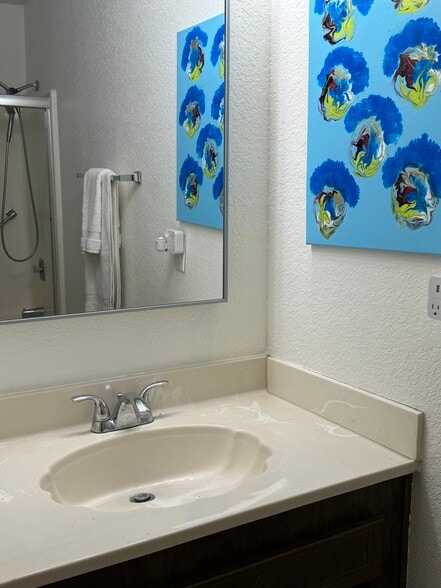 Building Photo - 2801 N Los Felices Cir E