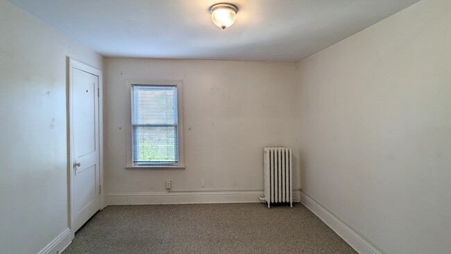 Building Photo - 607 Walnut St