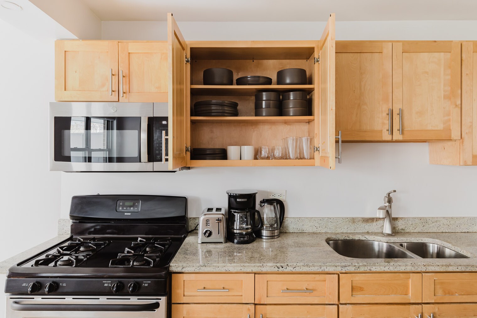 Building Photo - 50 W 97th St