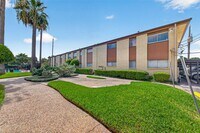 Building Photo - 7714 Renwick Dr