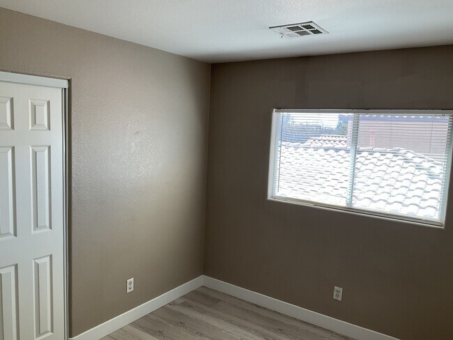 Building Photo - 5522 Jacobs Field St