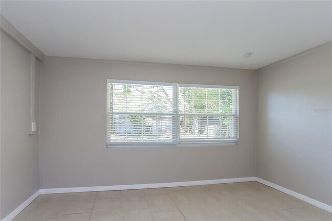 Building Photo - 5763 Crestmont Ave