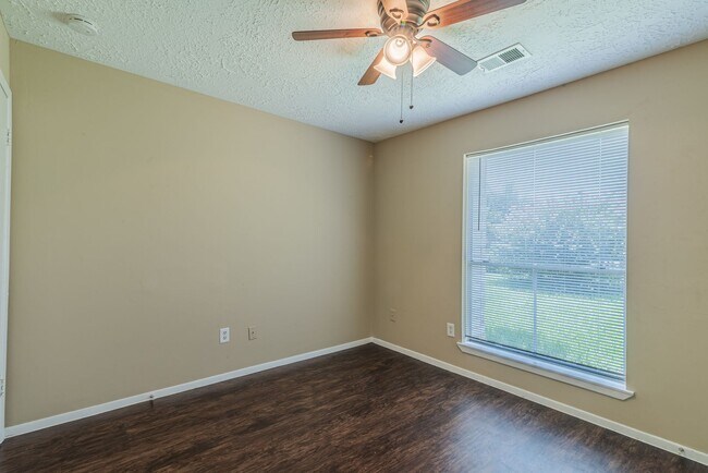 Building Photo - 14210 Galvani Dr