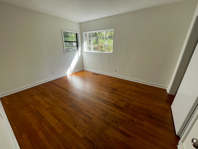 Building Photo - 3147 Shirley Dr