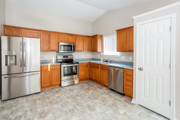 Building Photo - 5891 Culloden Ct