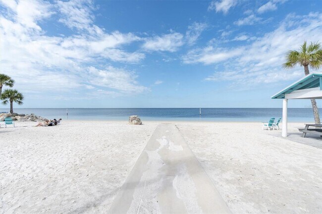 Building Photo - Beautiful Gulf Harbor Villa