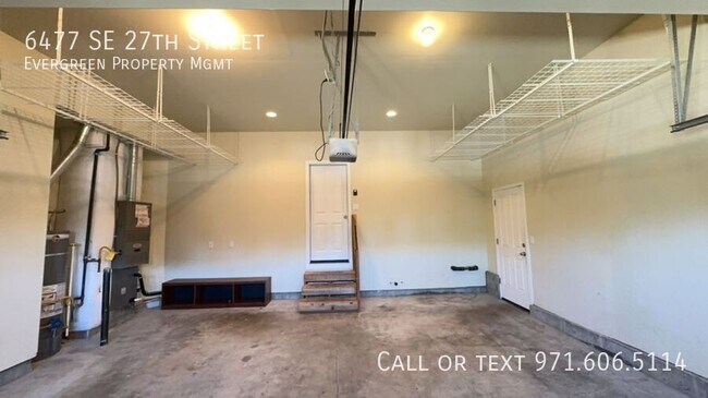 Building Photo - 6477 SE 27th St