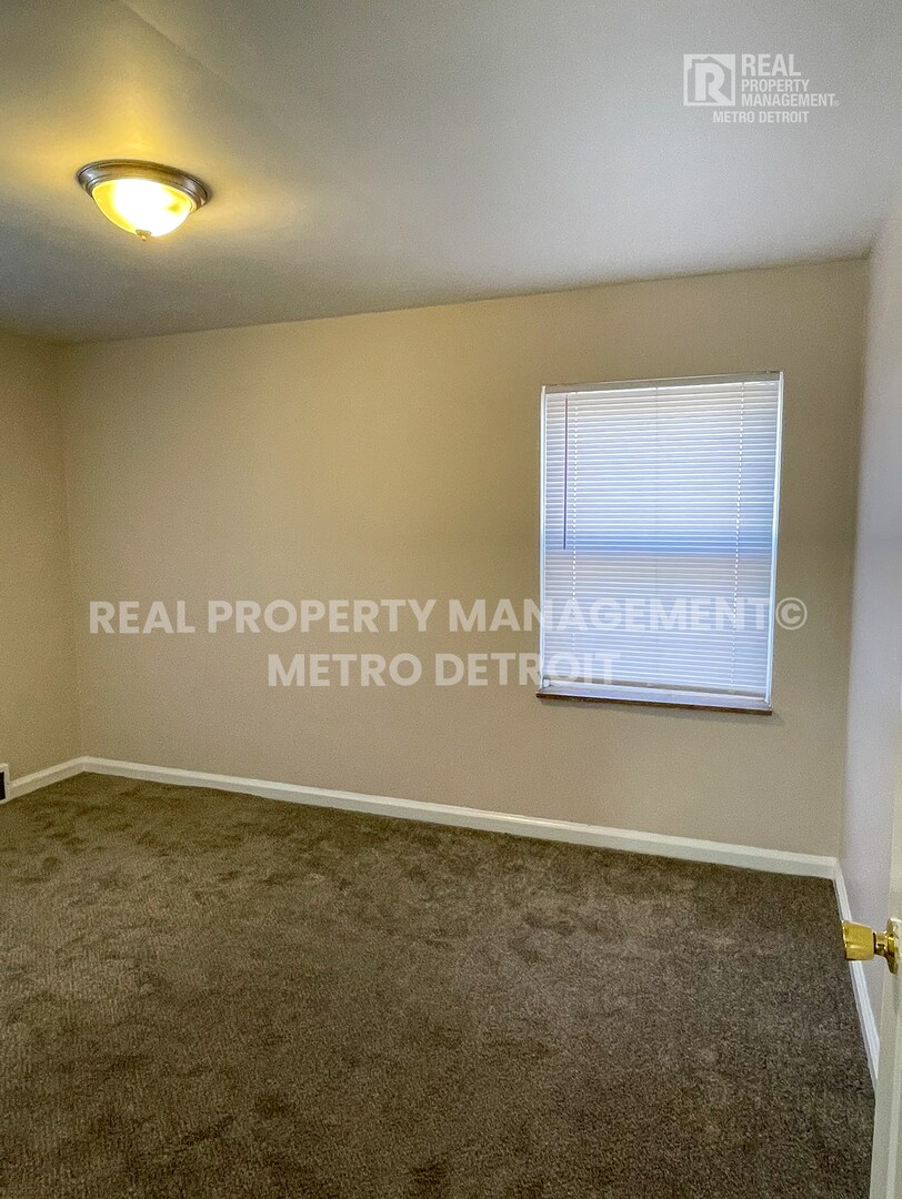 Building Photo - 18935 Indiana St