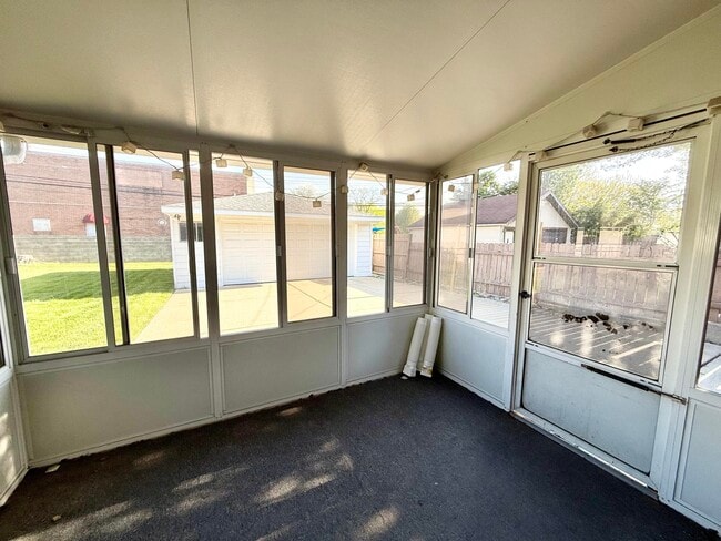 Building Photo - 17104 Englewood Ave