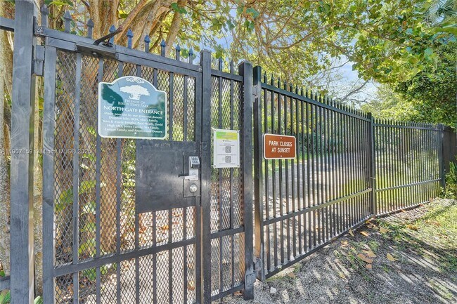 Building Photo - 2035 NE 31st Ave