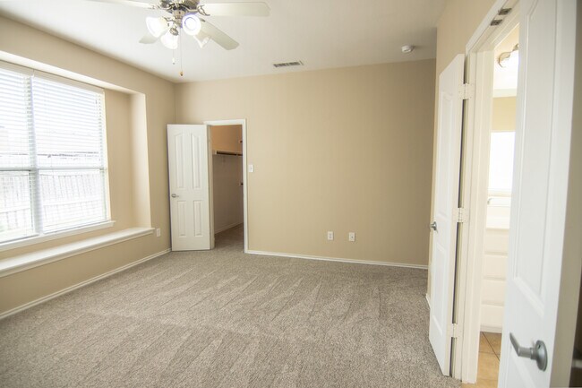 Building Photo - 10960 Hawks Landing Rd