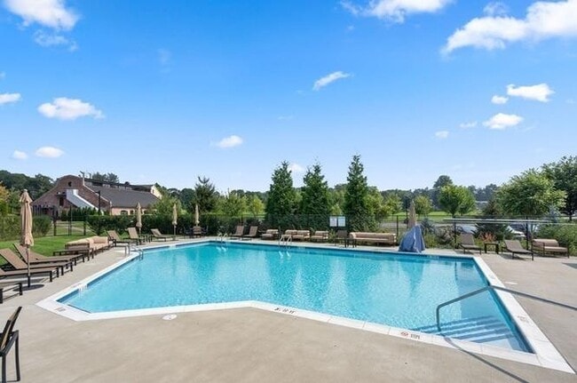 Building Photo - DGevol