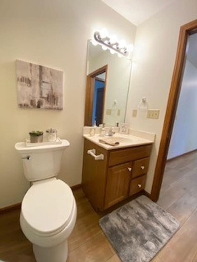 Building Photo - 3 Bedroom/2 Bathroom Home in the Gardens!