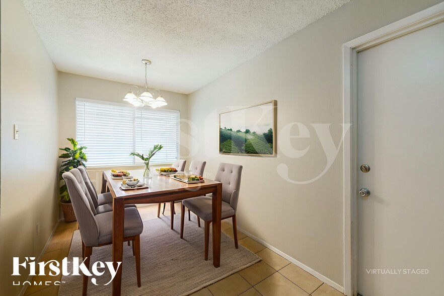 Building Photo - 13630 Alon Ln