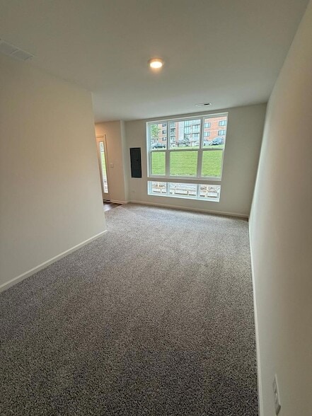 Building Photo - 347 Summit Cir