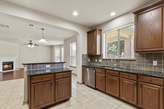 Building Photo - 1509 Greenside Dr