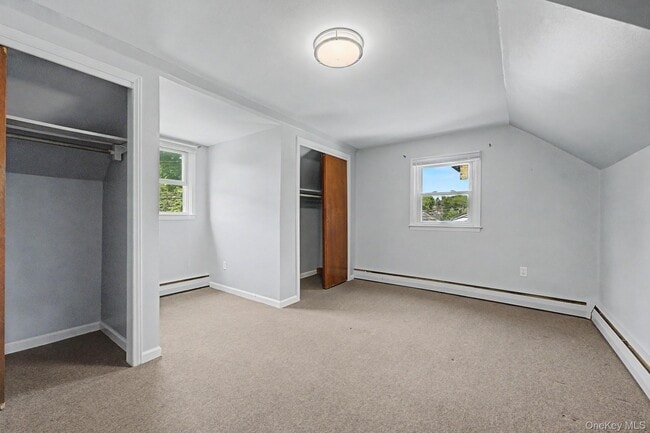 Building Photo - 18 Heath Ln