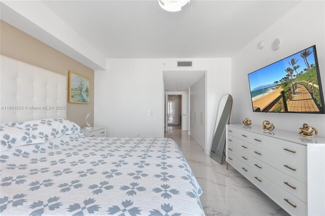 Building Photo - 300 Sunny Isles Blvd