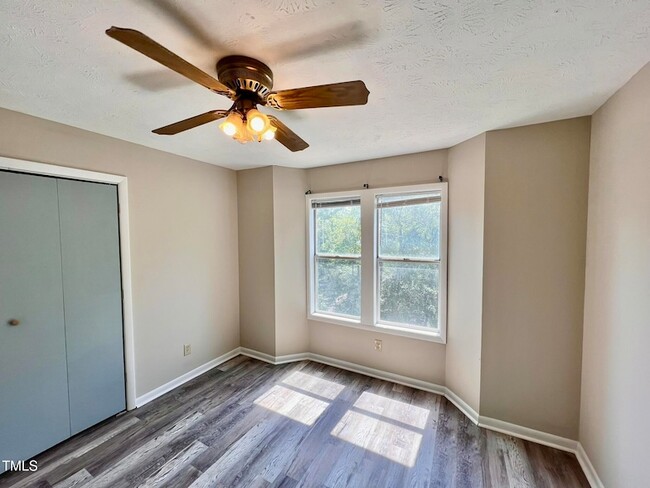 Building Photo - 1006 Wood Creek Dr
