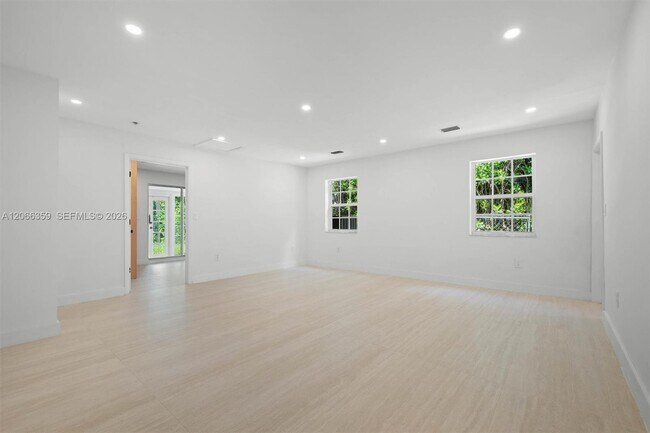 Building Photo - 11770 Griffing Blvd