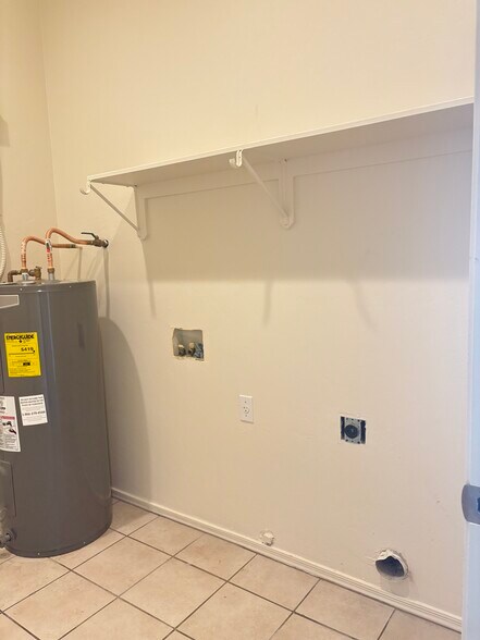 Washer and Dryer Hookups - 8519 E Seabury Ct