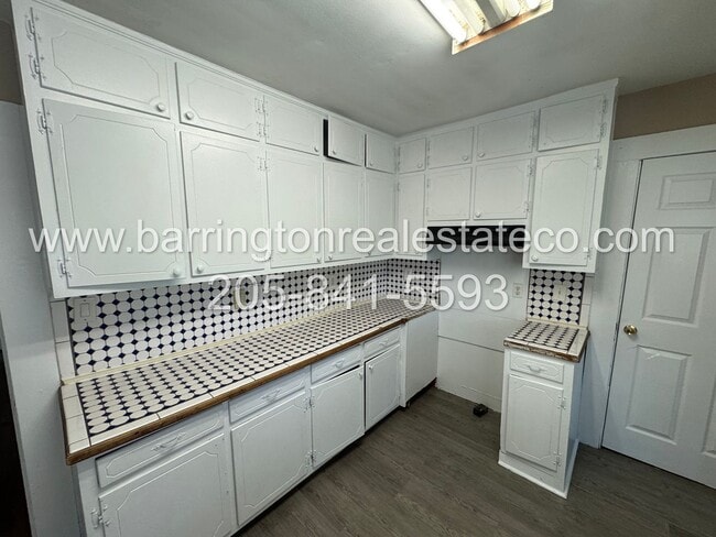 Building Photo - 1731 Mountain Dr