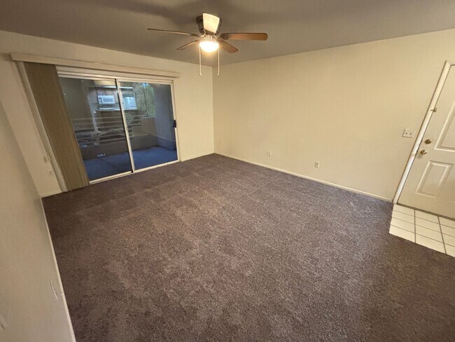 Building Photo - Spacious 1BED/1BATH 2nd floor Condo in La Posada at Summerlin.