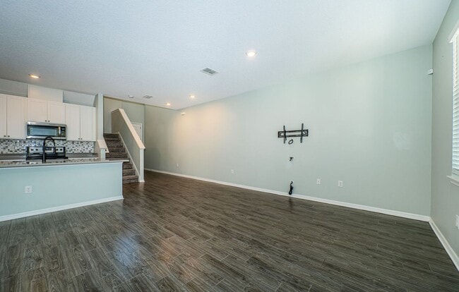 Building Photo - Large 3/3/2 Townhome Carrollwood