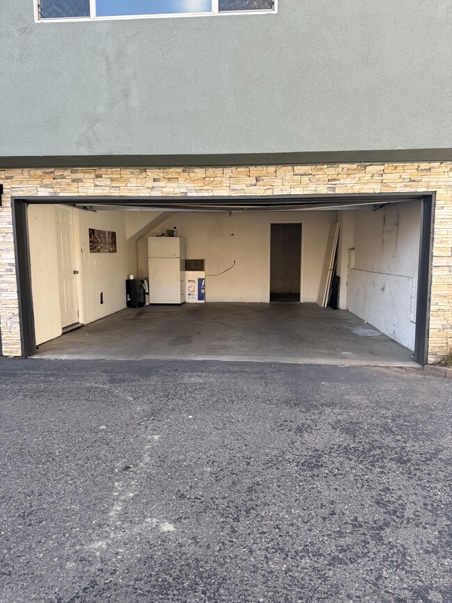 Building Photo - 2951 Richard Dr