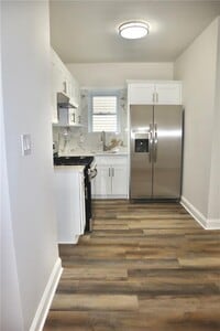 Building Photo - 801 Albany Ave