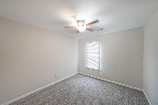 Building Photo - 2620 Valencia Dr NE